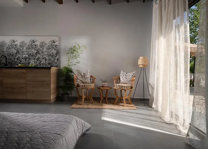 Akasti Slow Living * Paralia Sikias